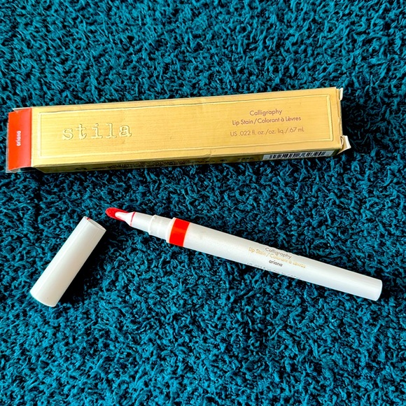 NWT still calligraphy lip stain in Ariana - Picture 1 of 3
